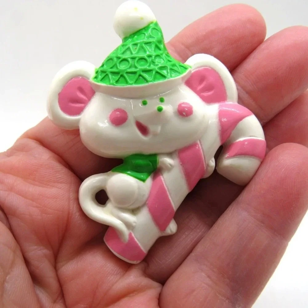 Vintage Avon Christmas Mouse Brooch Pin Candy Cane‎ Green Hat Pink White Holiday